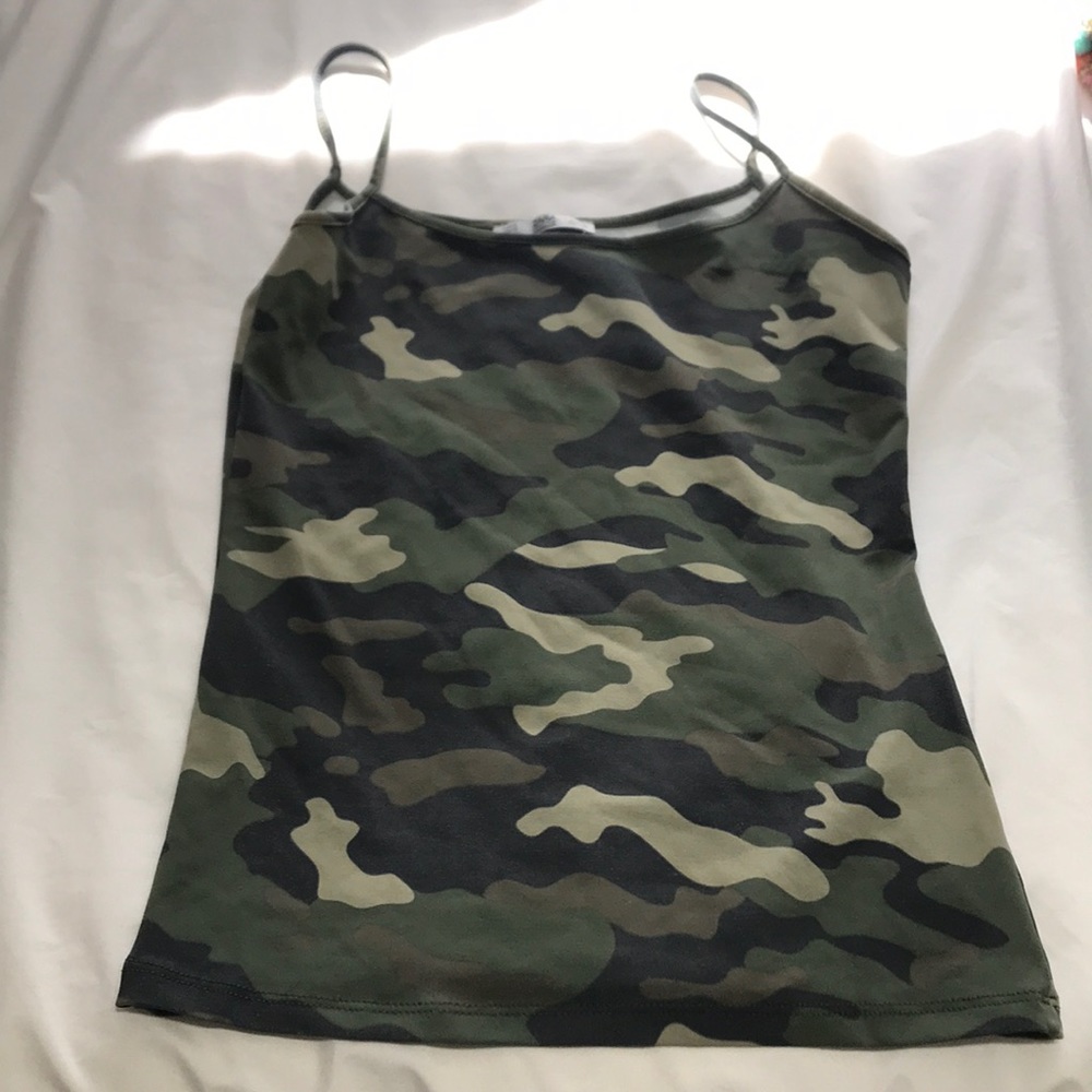 camouflage tank top !